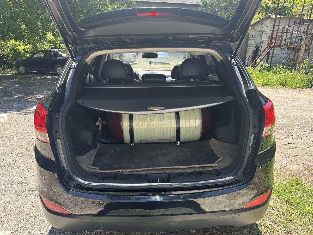 Hyundai Tucson 2011 — photo 2