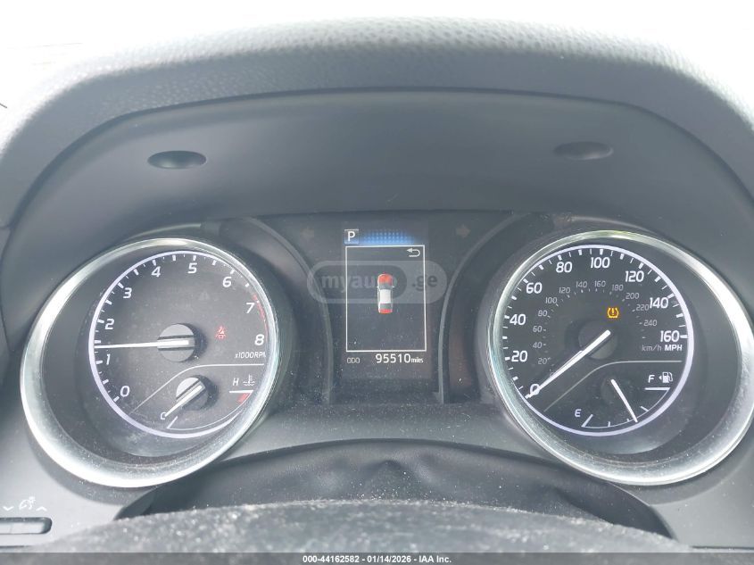 Toyota Prius 2018 — photo 2
