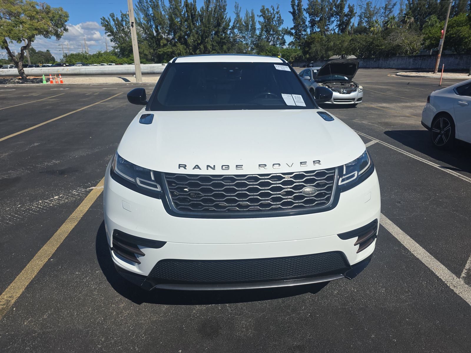 Land Rover Range Rover  Velar 2020 — photo 2