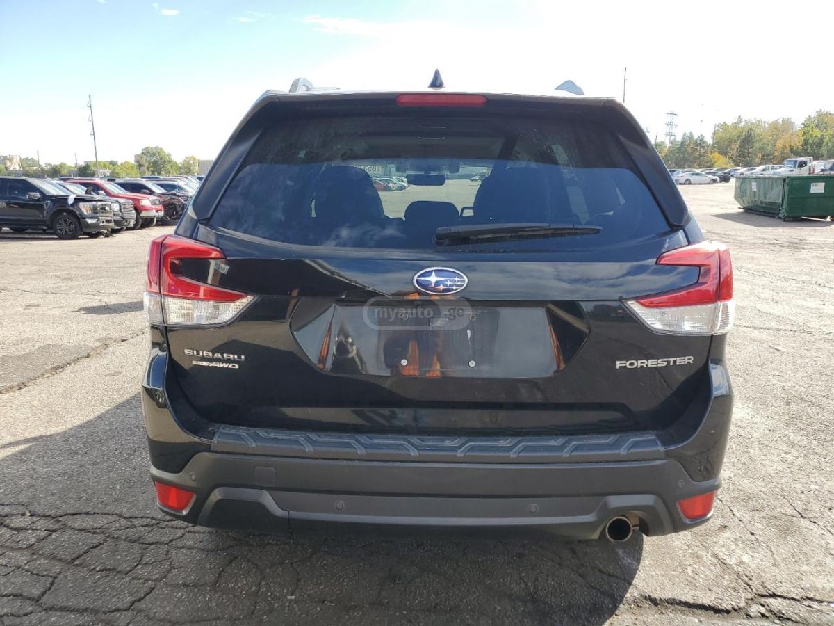 Subaru Forester 2019 — photo 2