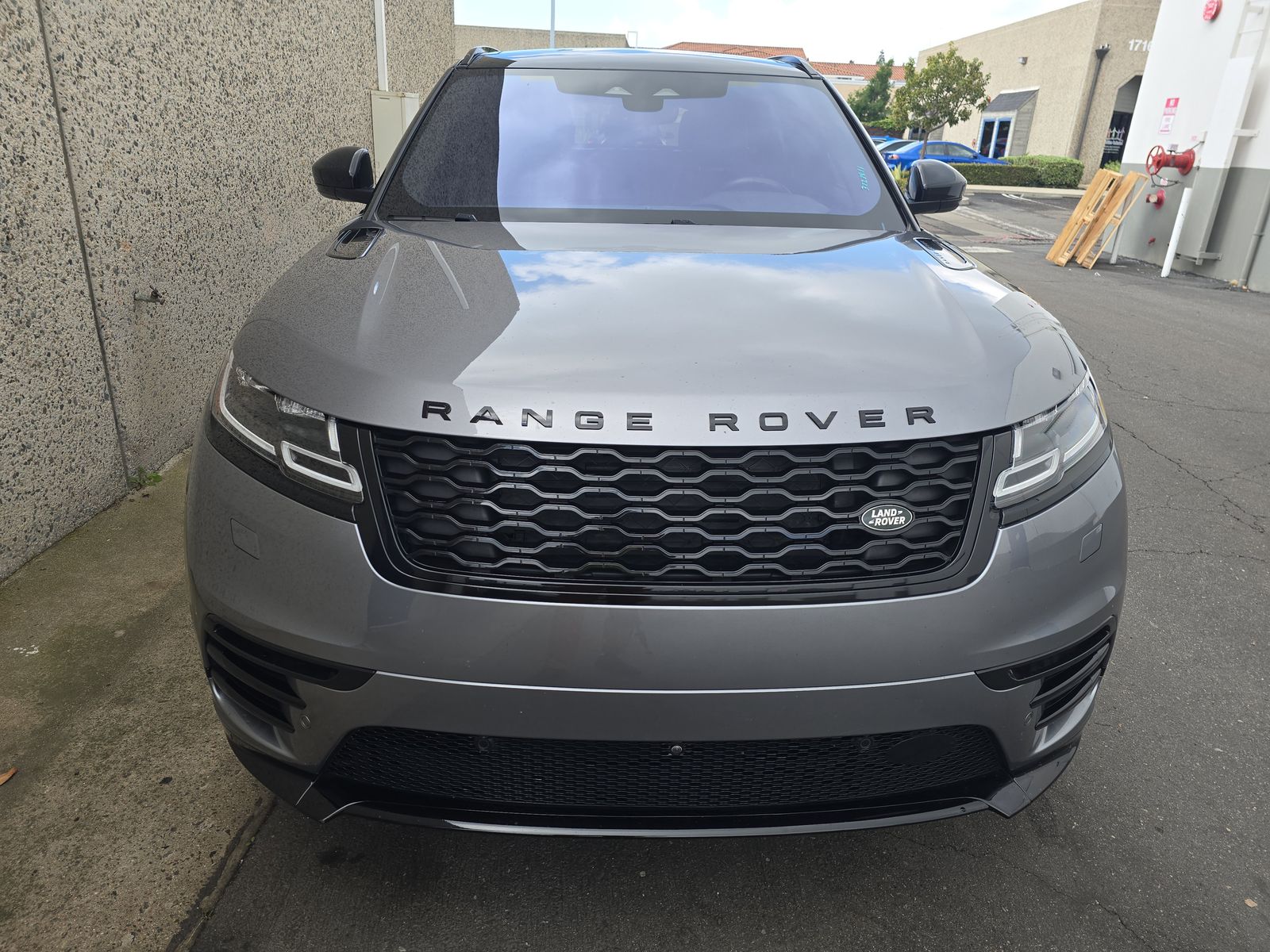 Land Rover Range Rover  Velar 2021 — photo 2