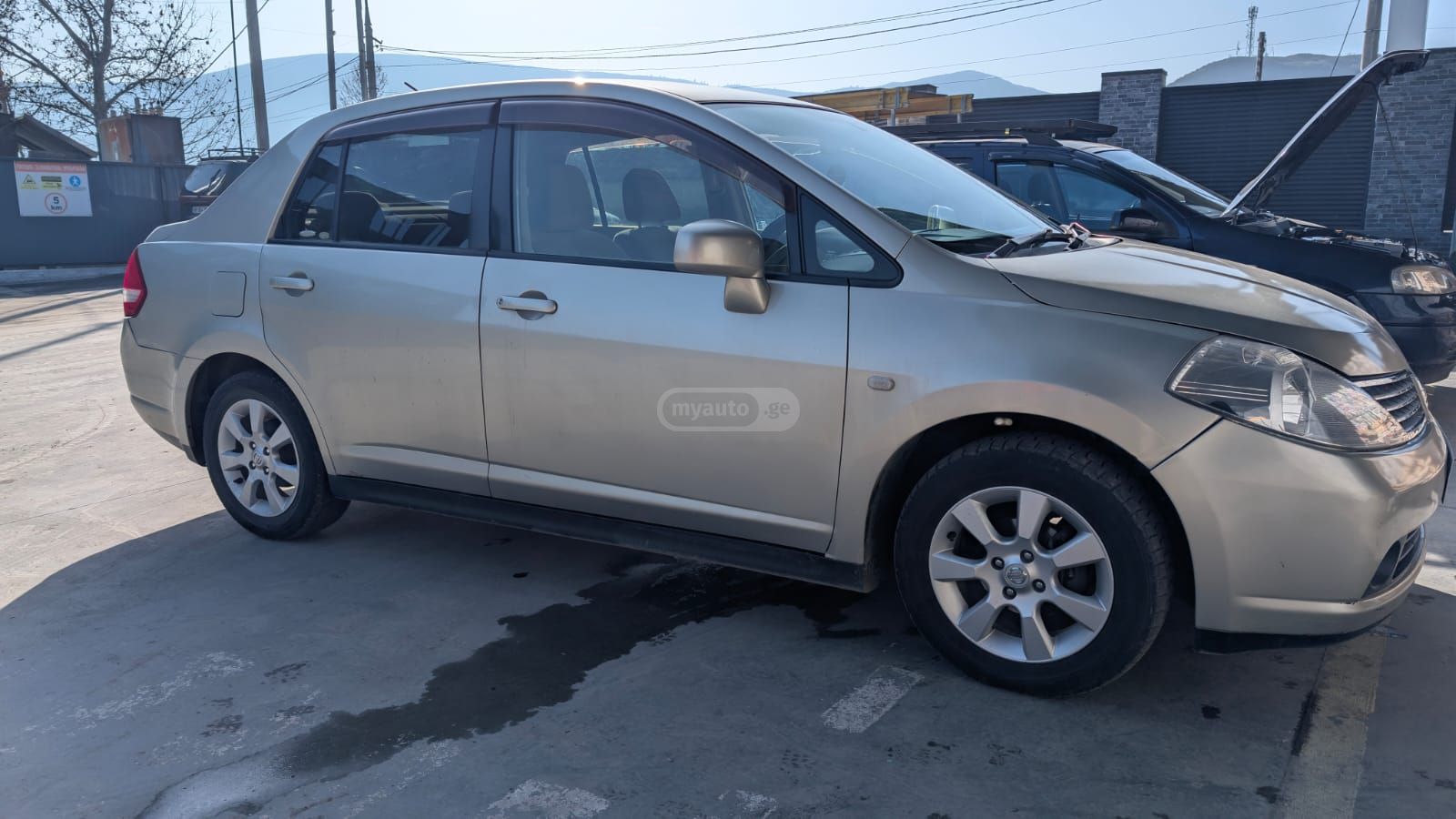 Nissan Tiida 2005 — photo 2