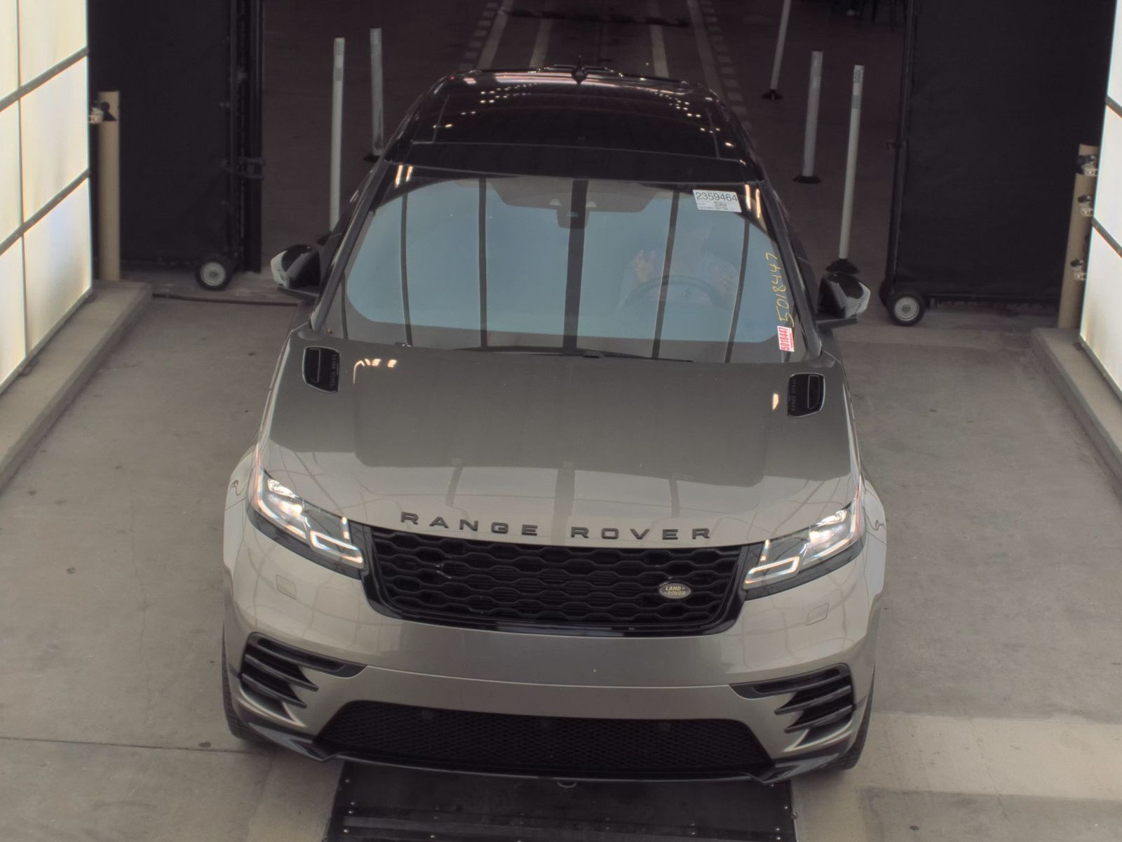 Land Rover Range Rover  Velar 2020 — photo 2