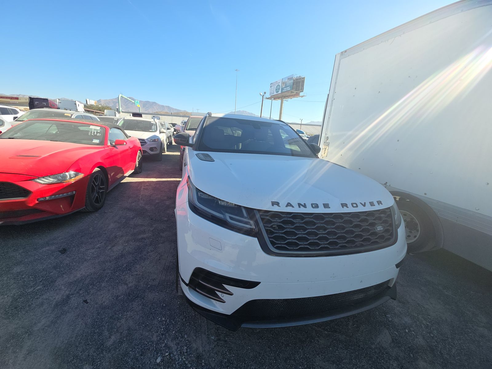 Land Rover Range Rover Velar 2019 — photo 2