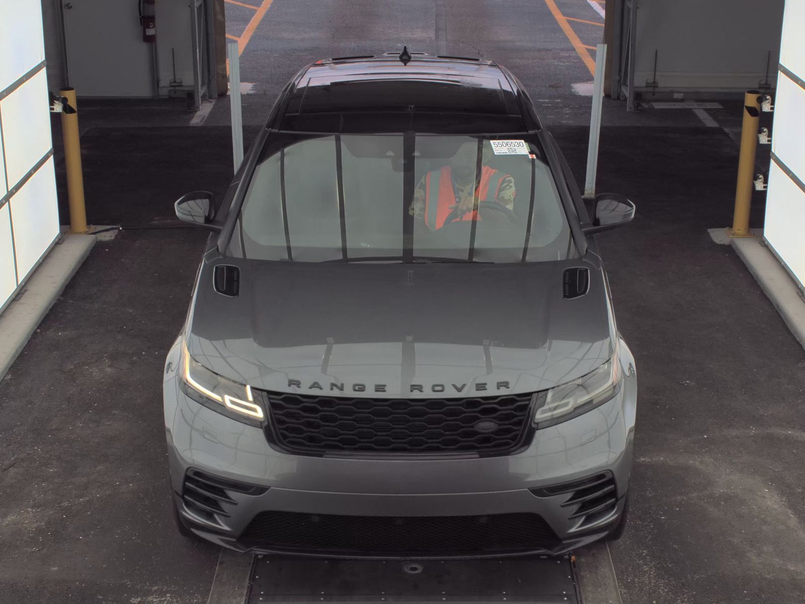 Land Rover Range Rover Velar 2018 — photo 2