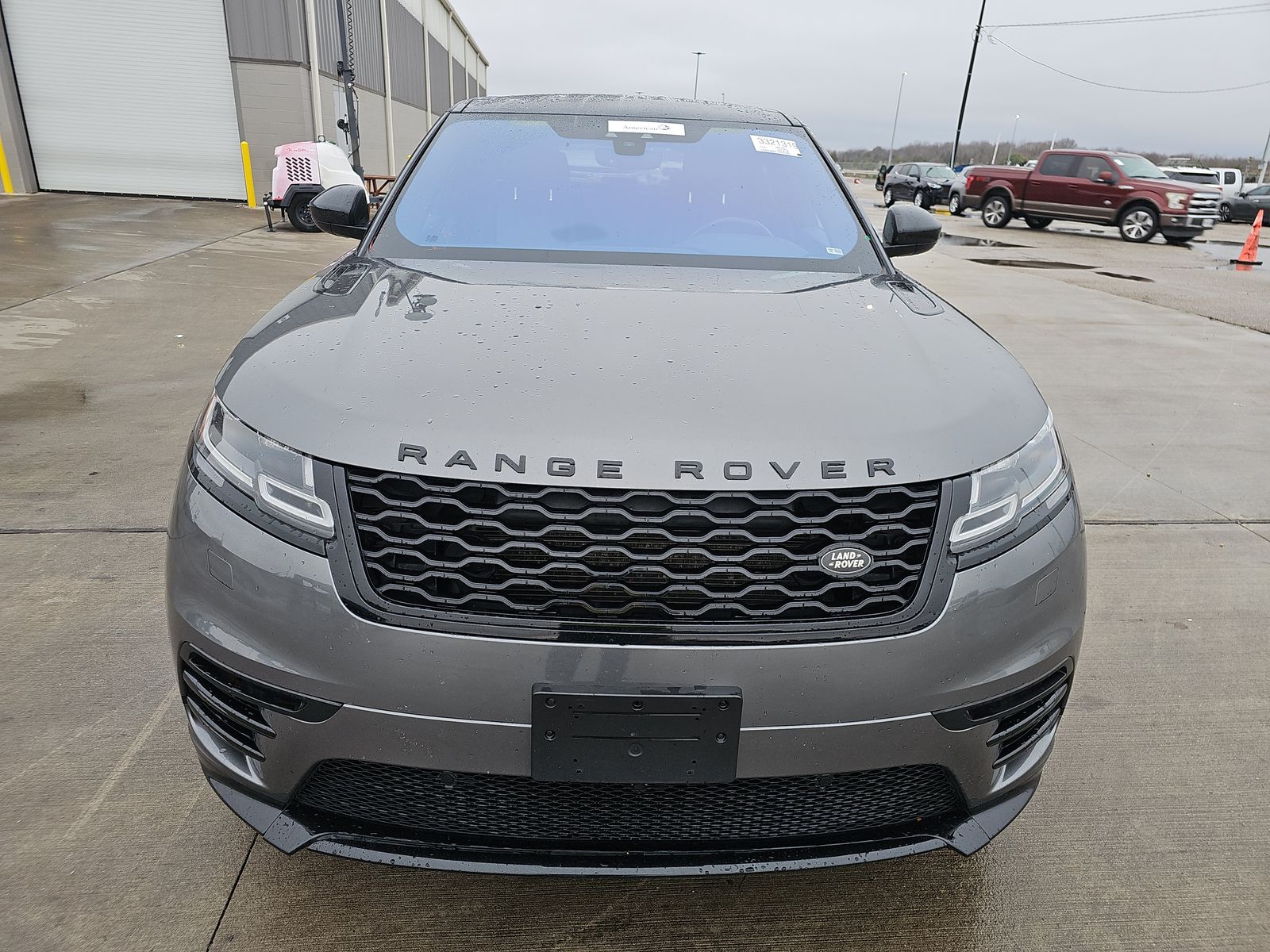 Land Rover Range Rover Velar 2018 — photo 2