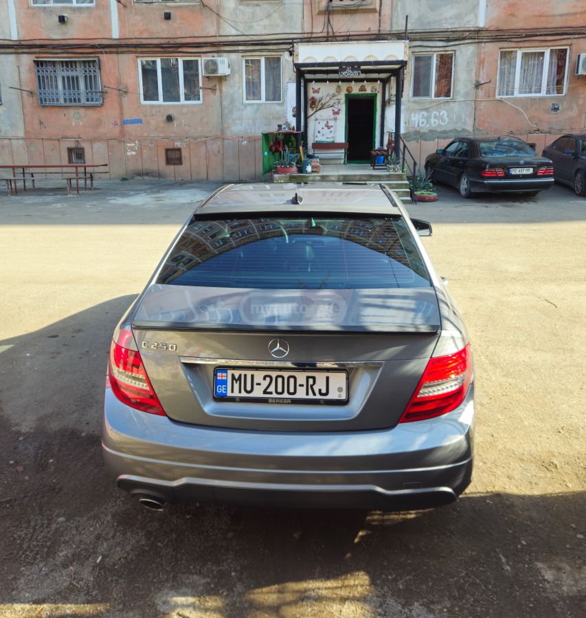 Mercedes-Benz C 250 2012 — photo 2