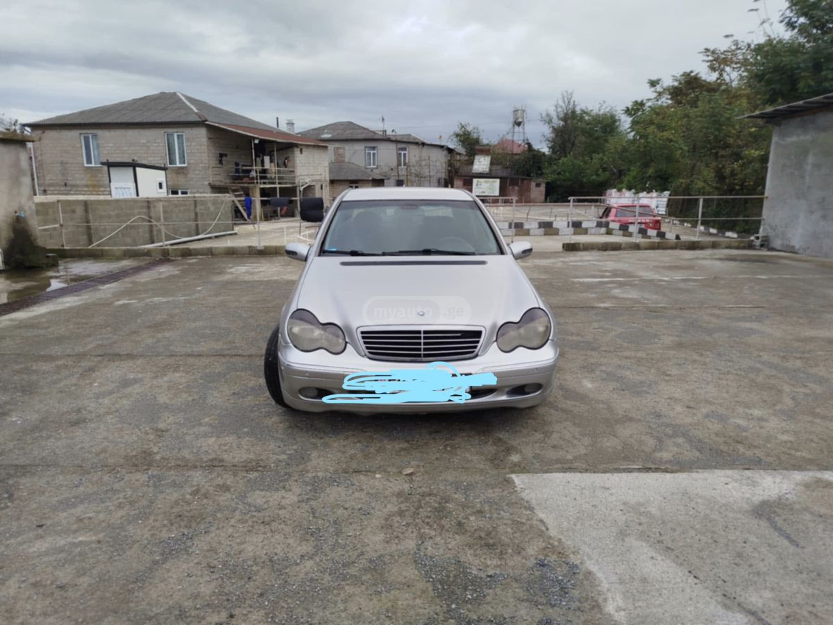 Mercedes-Benz C 200