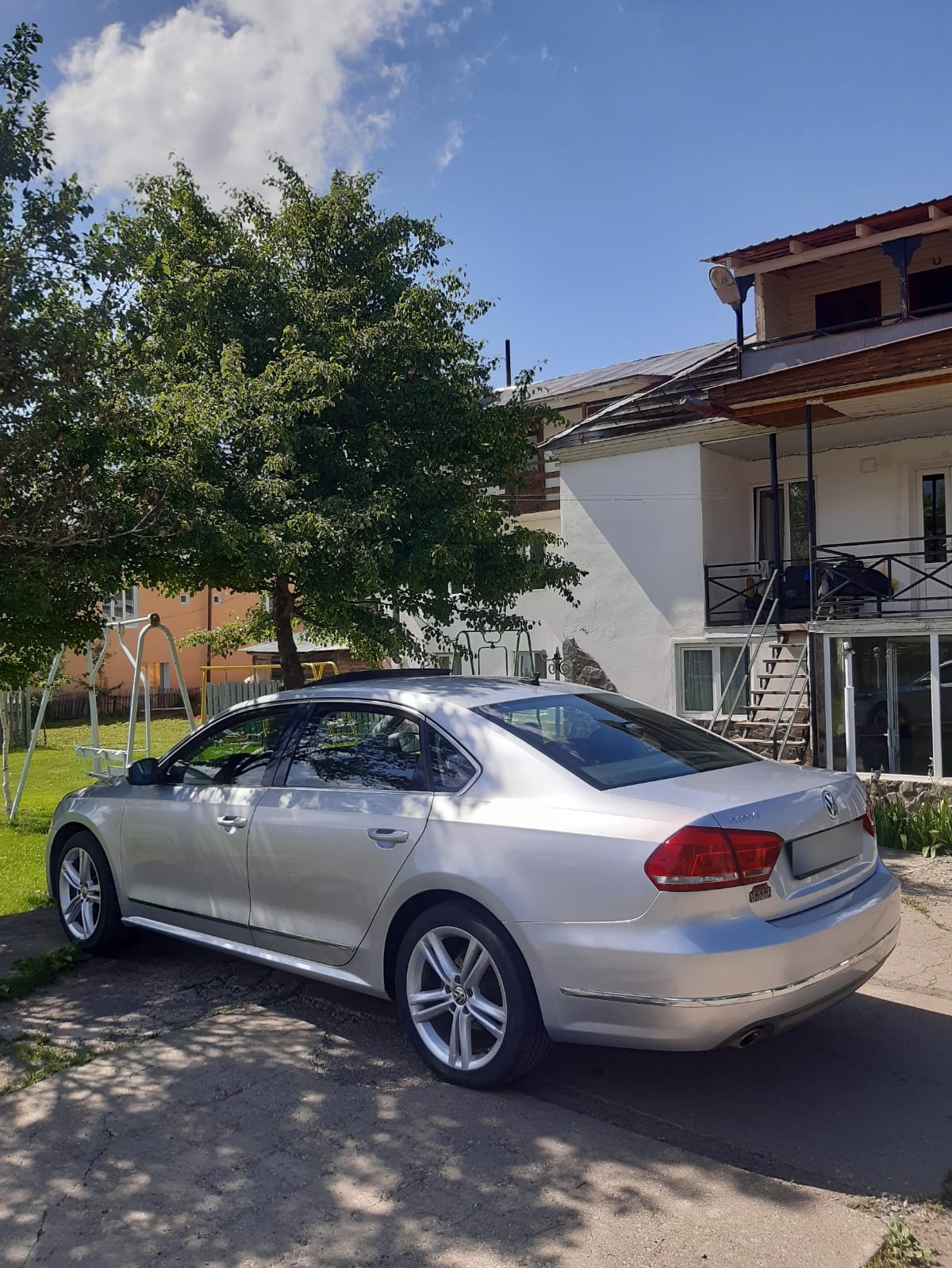 Volkswagen Passat 2013 — photo 2