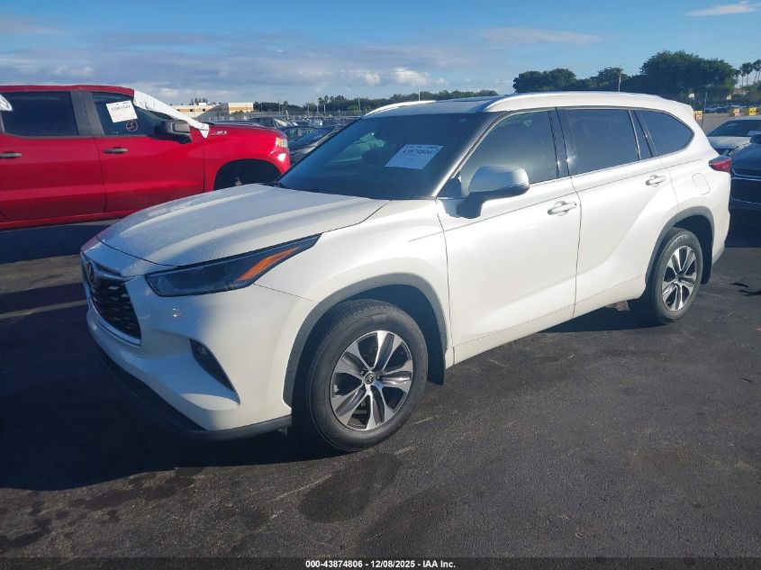 Toyota Highlander 2021 — photo 2