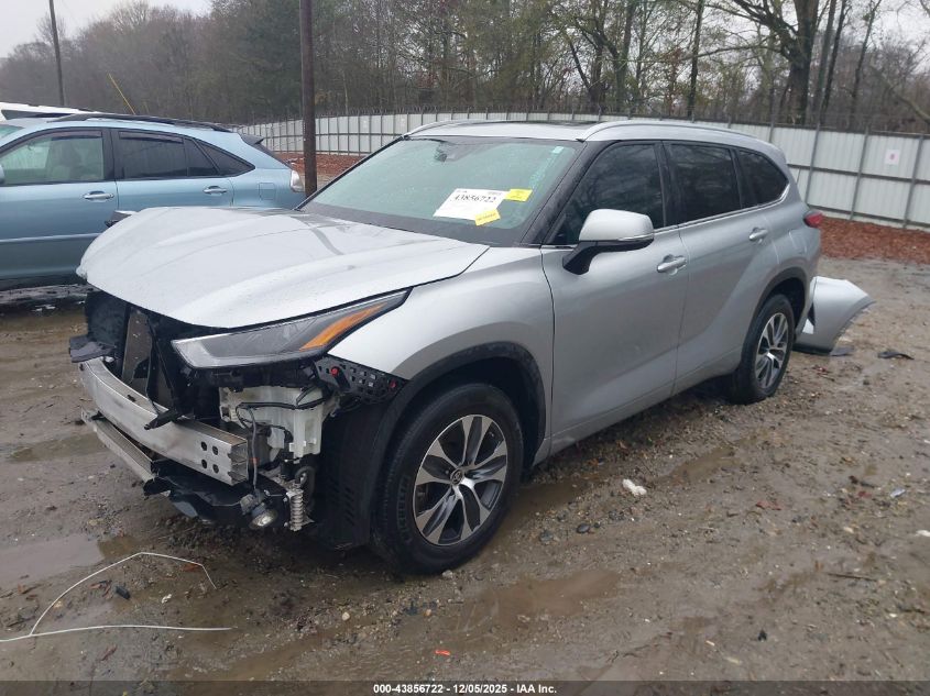 Toyota Highlander 2022 — photo 2