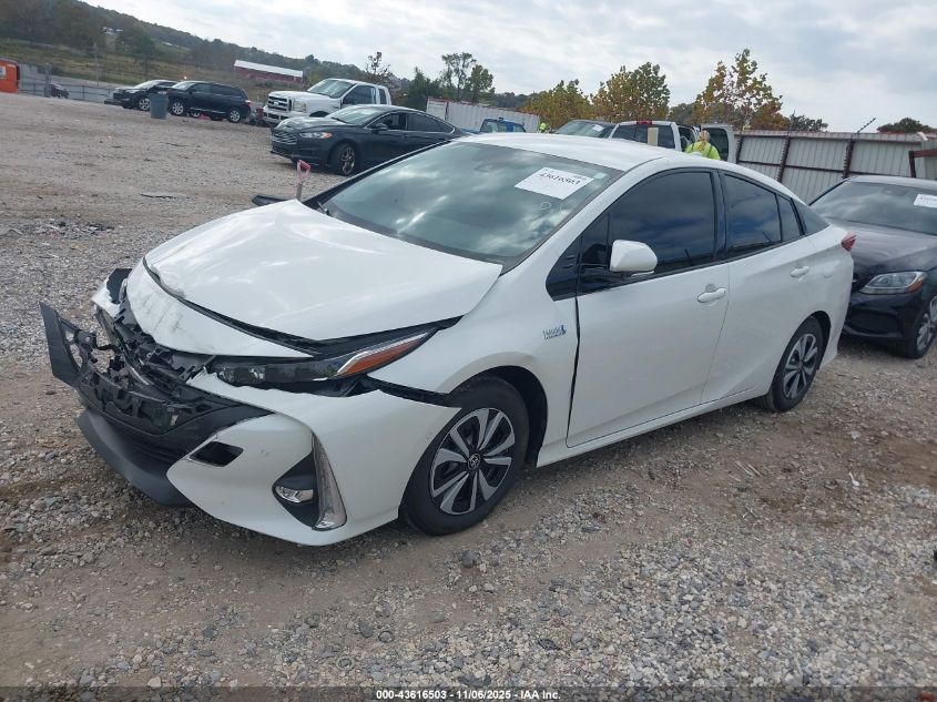 Toyota Prius 2018 — photo 2