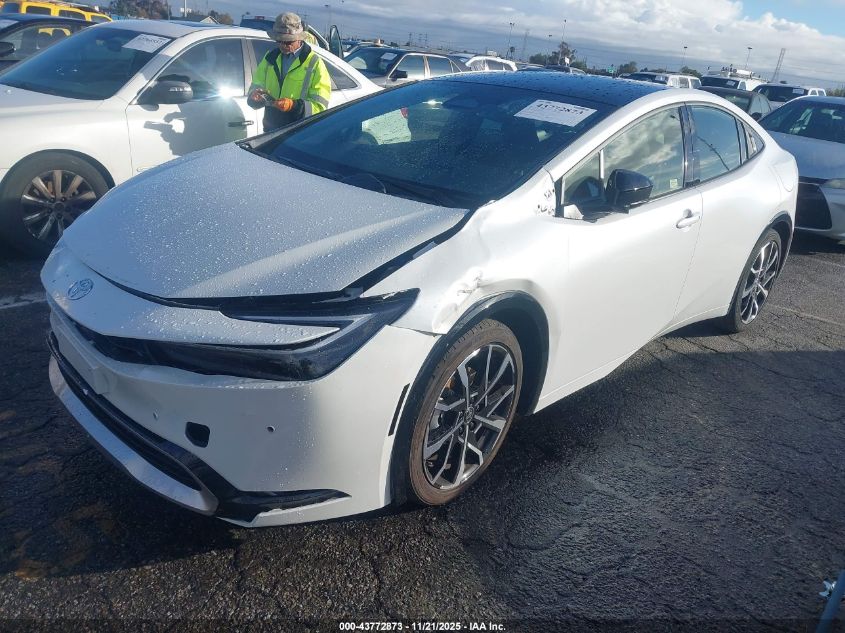 Toyota Prius 2024 — photo 2
