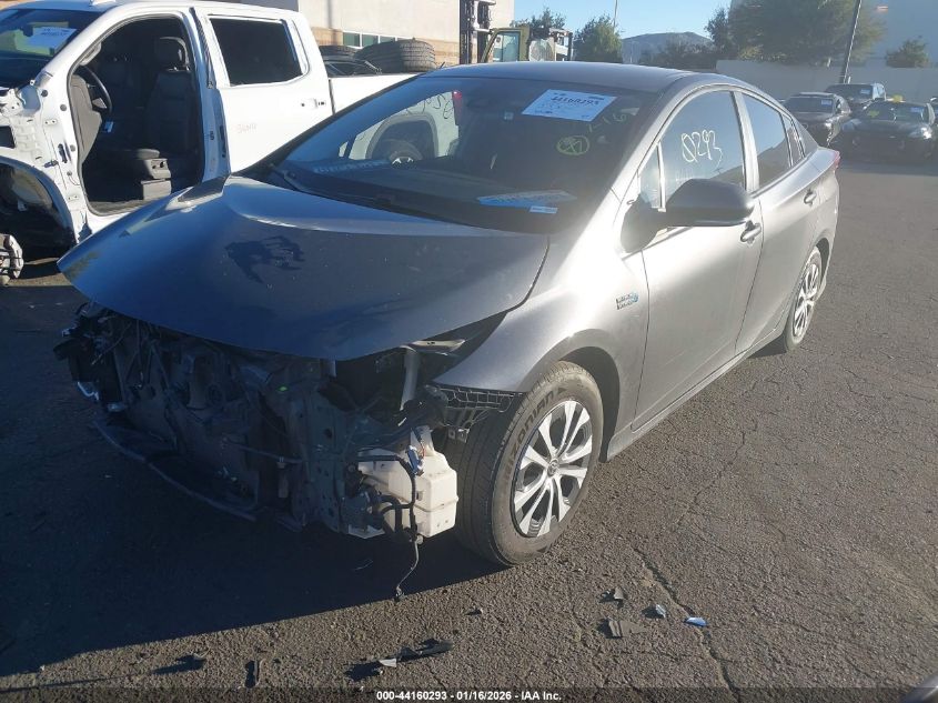 Toyota Prius 2021 — photo 2
