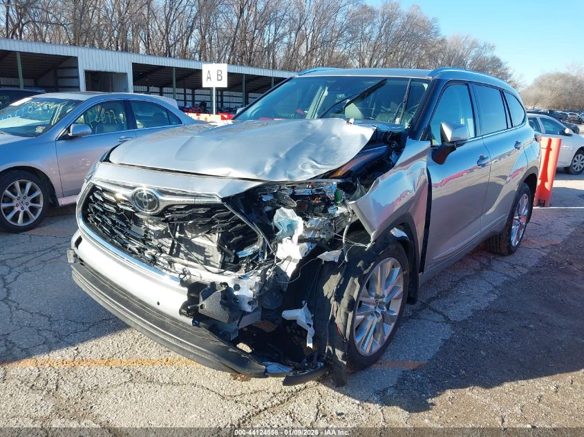 Toyota Highlander 2025 — photo 2