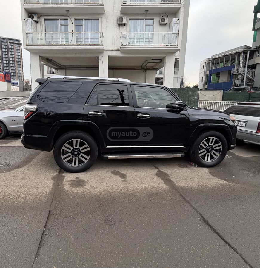 Toyota 4Runner 2018 — photo 2