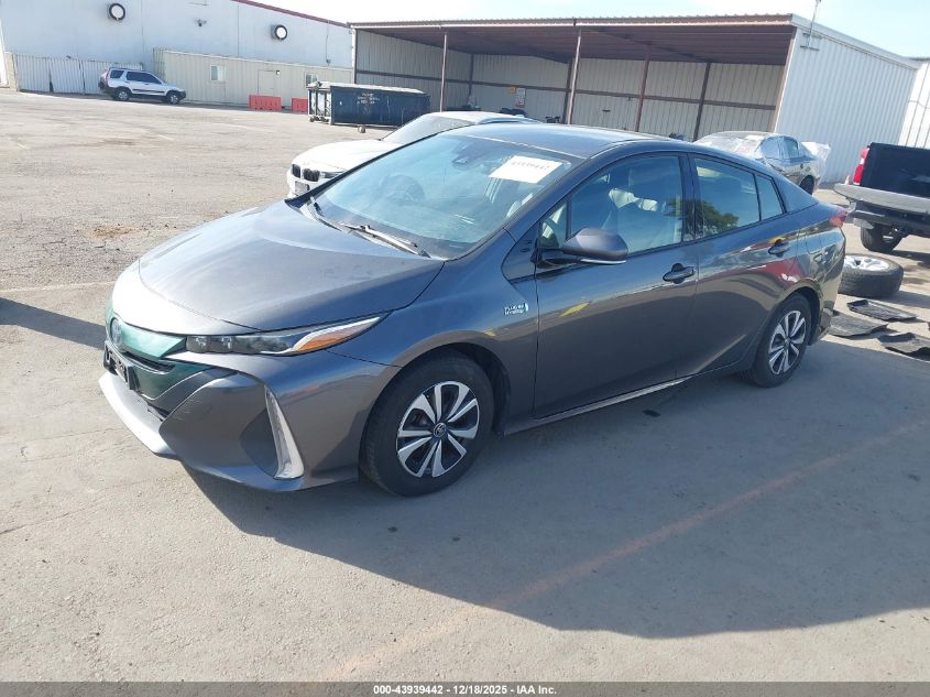 Toyota Prius 2017 — photo 2