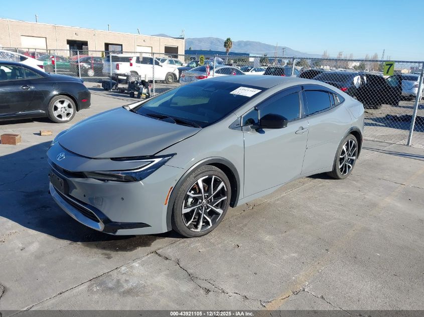 Toyota Prius 2024 — photo 2