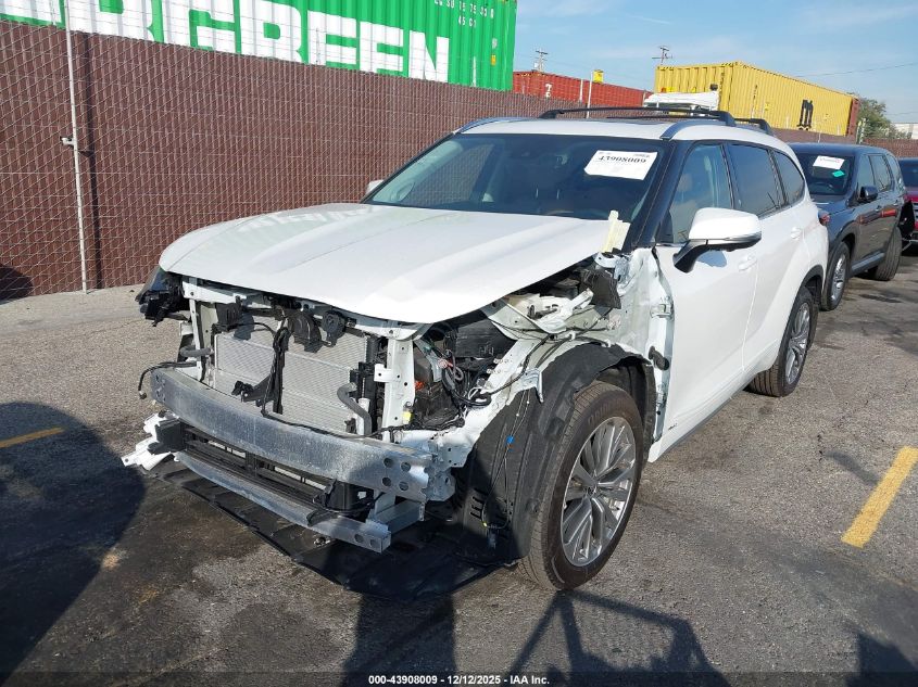 Toyota Highlander 2025 — photo 2