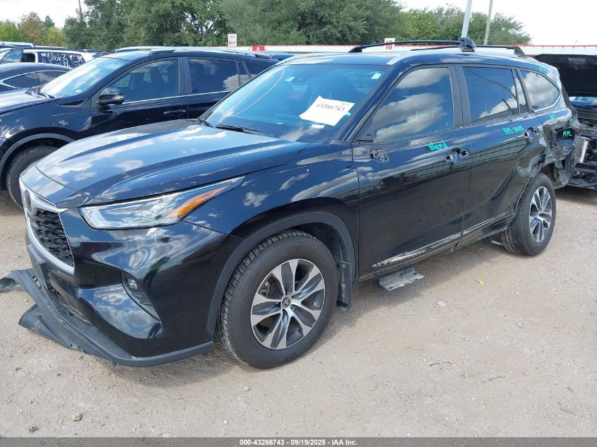 Toyota Highlander 2023 — photo 2