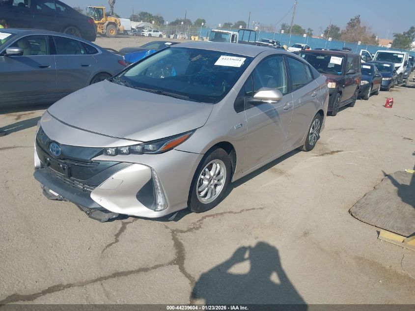 Toyota Prius 2021 — photo 2