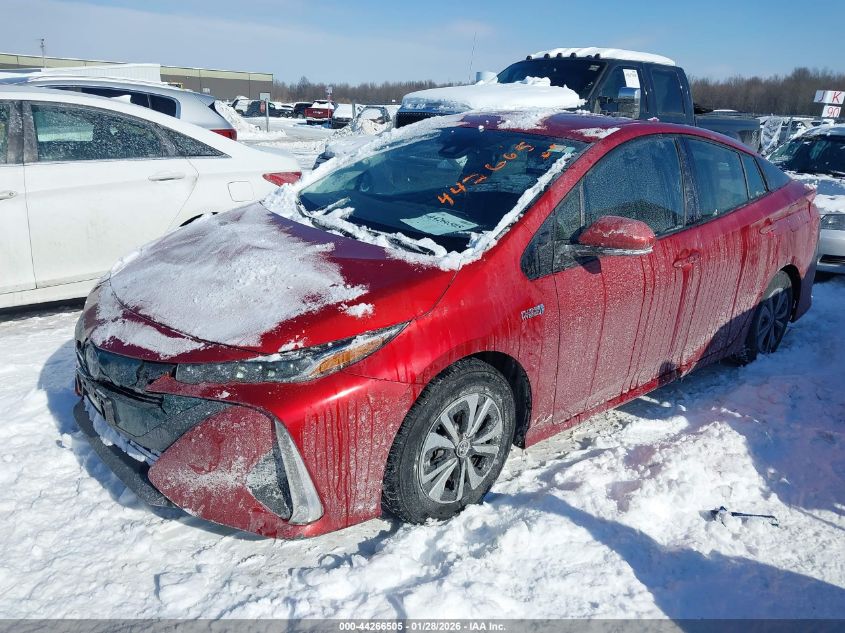 Toyota Prius 2017 — photo 2