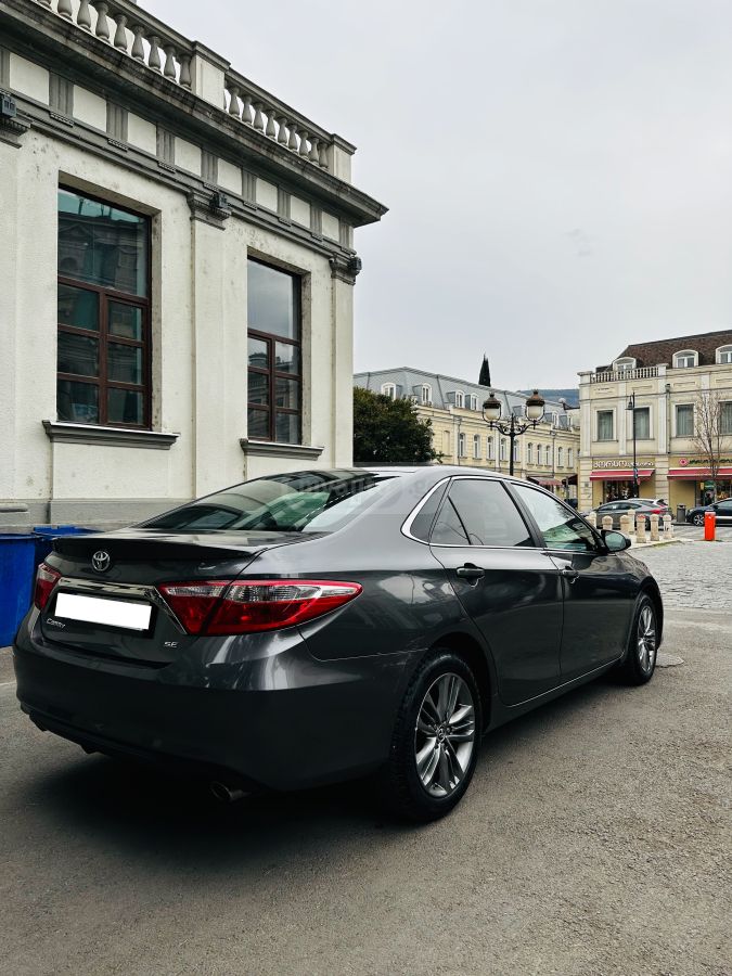 Toyota Camry 2015 — photo 2