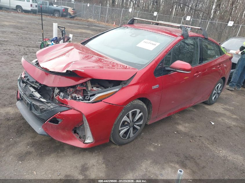 Toyota Prius 2017 — photo 2
