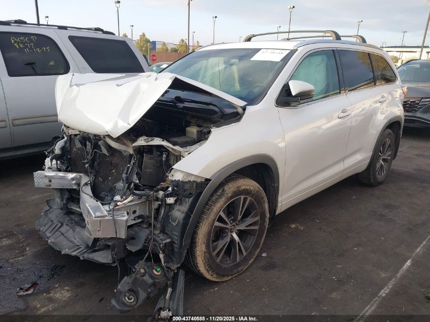 Toyota Highlander 2016 — photo 2