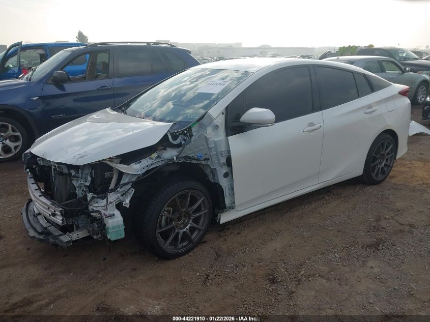 Toyota Prius 2020 — photo 2