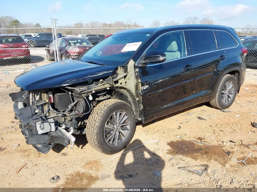 Toyota Highlander 2018 — photo 2