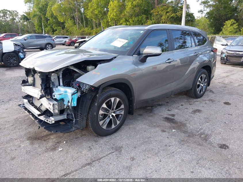Toyota Highlander 2025 — photo 2