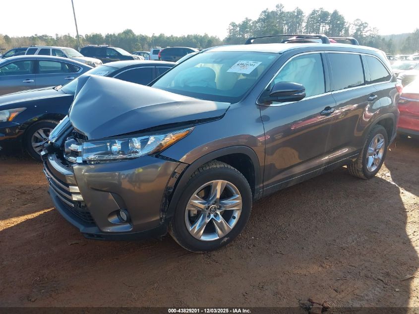 Toyota Highlander 2017 — photo 2