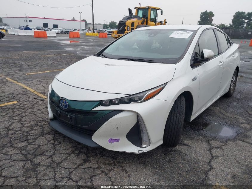 Toyota Prius 2018 — photo 2