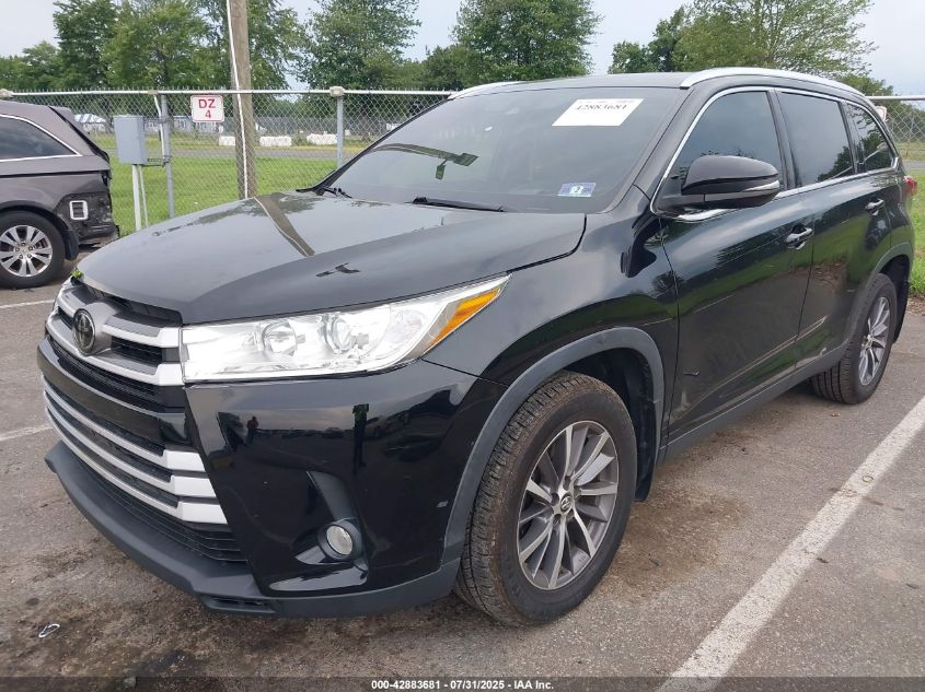 Toyota Highlander 2019 — photo 2