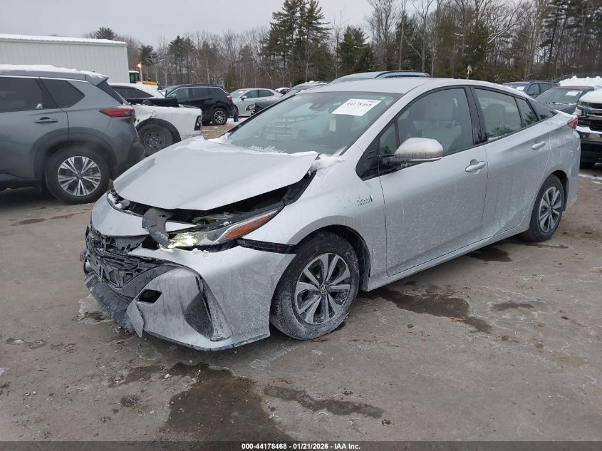 Toyota Prius 2017 — photo 2
