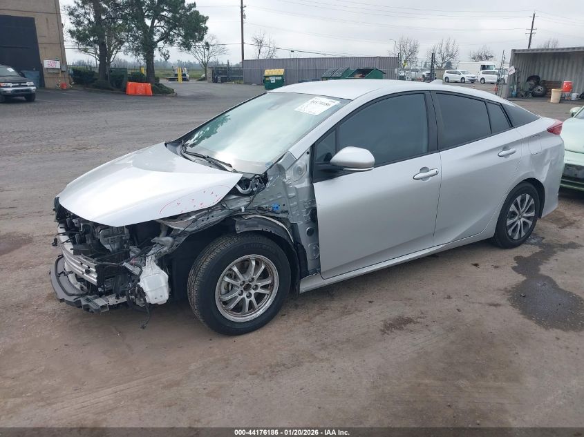 Toyota Prius 2021 — photo 2