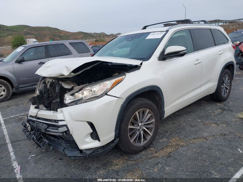 Toyota Highlander 2017 — photo 2