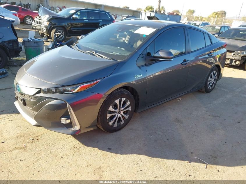 Toyota Prius 2021 — photo 2