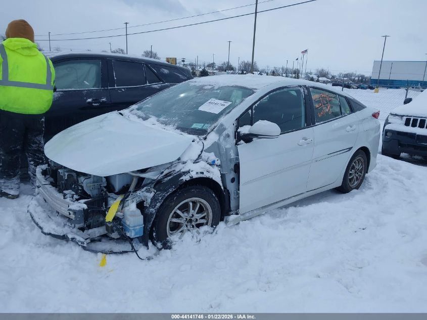 Toyota Prius 2022 — photo 2
