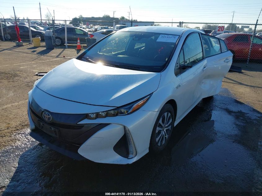 Toyota Prius 2021 — photo 2