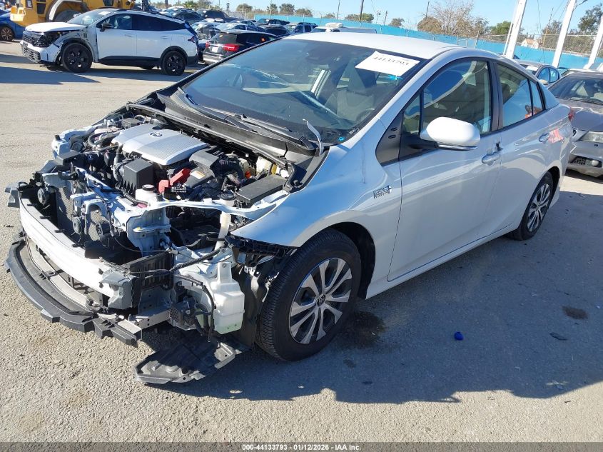 Toyota Prius 2021 — photo 2