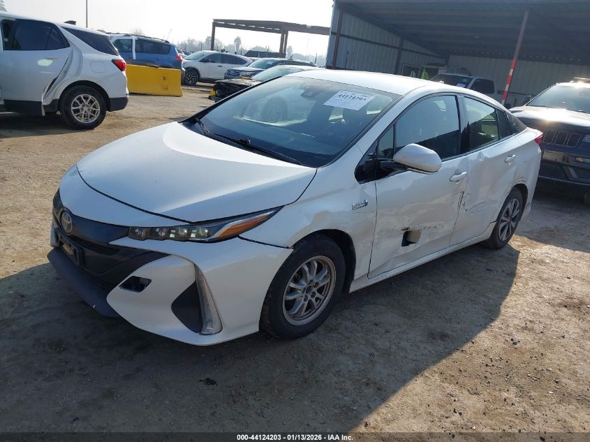 Toyota Prius 2017 — photo 2