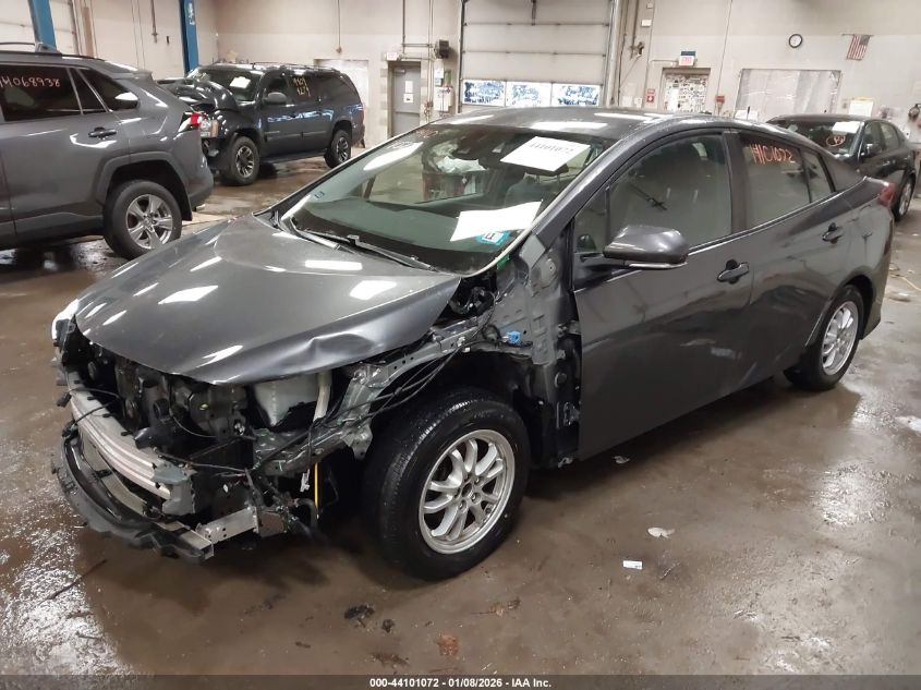 Toyota Prius 2021 — photo 2