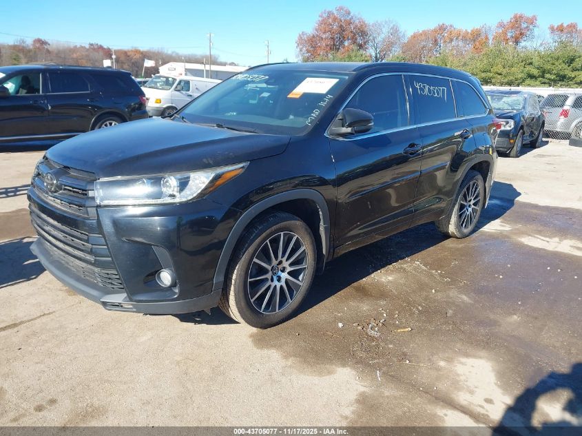 Toyota Highlander 2018 — photo 2