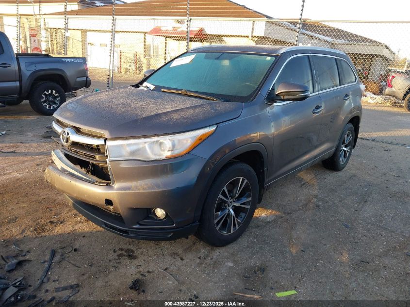 Toyota Highlander 2016 — photo 2