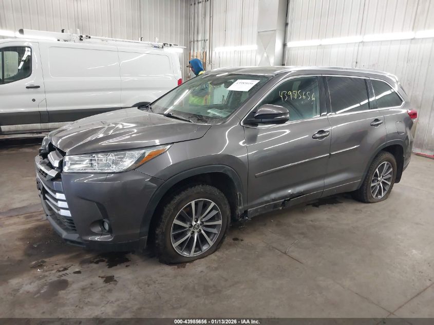 Toyota Highlander 2018 — photo 2