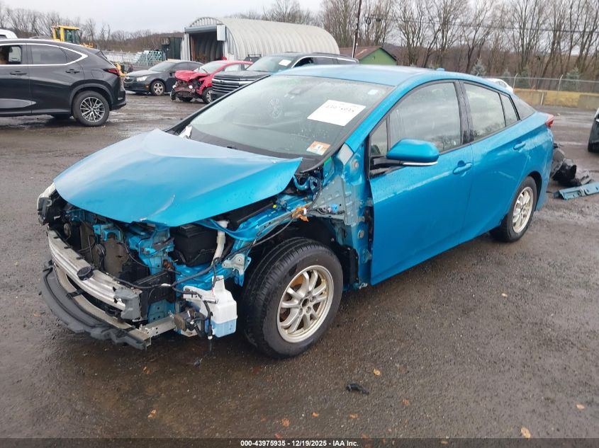Toyota Prius 2017 — photo 2