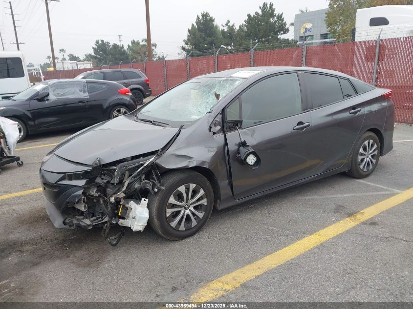 Toyota Prius 2022 — photo 2