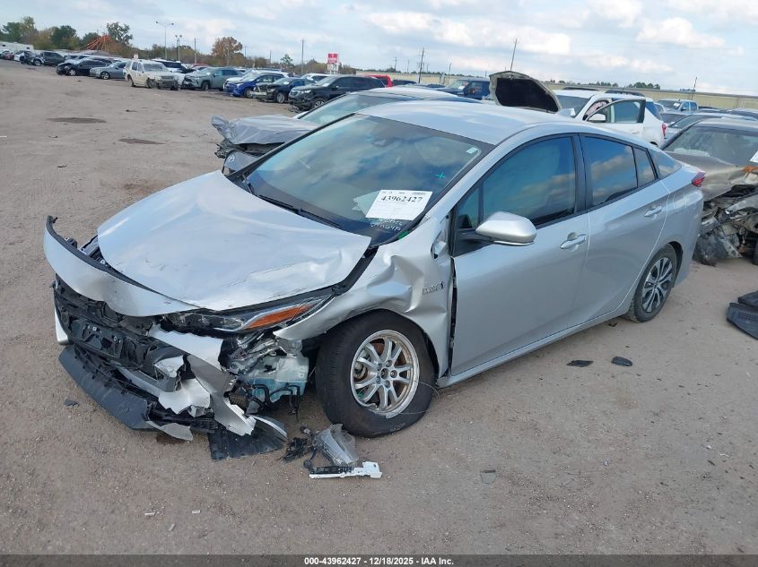 Toyota Prius 2021 — photo 2